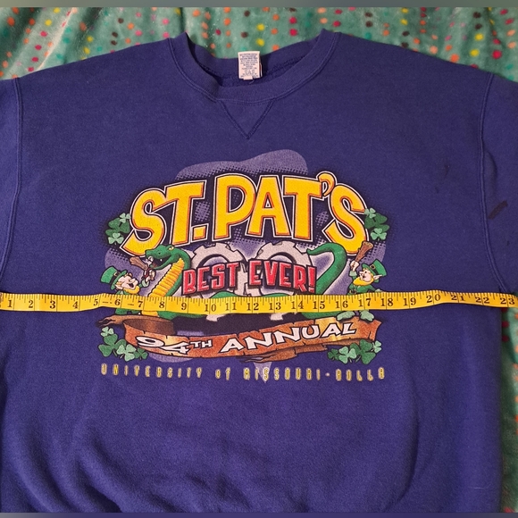 Vintage 2002 Best Ever St Pat's UMR Russell Sweater. Size Large - Picture 7 of 9